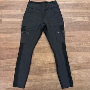 Athleta Women's Slate Gray Green Headlands Hybrid Cargo Tight - Size 10
 b91